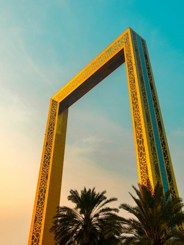 برواز دبي في حديقة زعبيل عند الغروب
