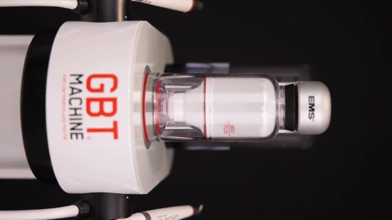 لقطة قريبة لجهاز GBT المستخدم في تنظيف الأسنان الاحترافي في كرييتف آرتس